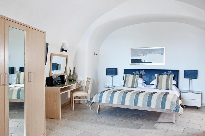 ADAMANT SUITES SANTORINI