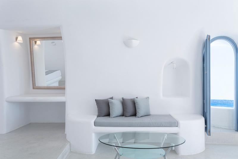 ANGEL and STARS SUITES & SPASANTORINI