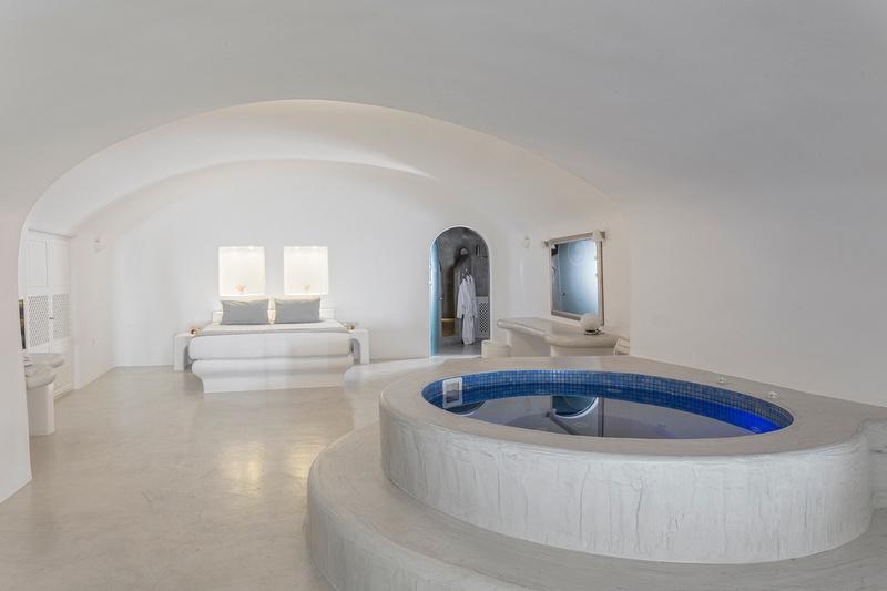 ANGEL and STARS SUITES & SPASANTORINI