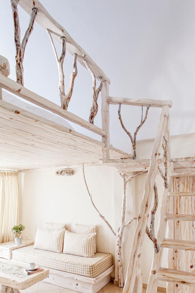 ATHERMI SUITES SANTORINI