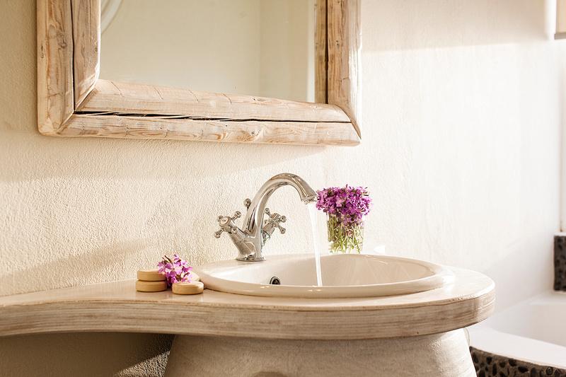 ATHERMI SUITES SANTORINI
