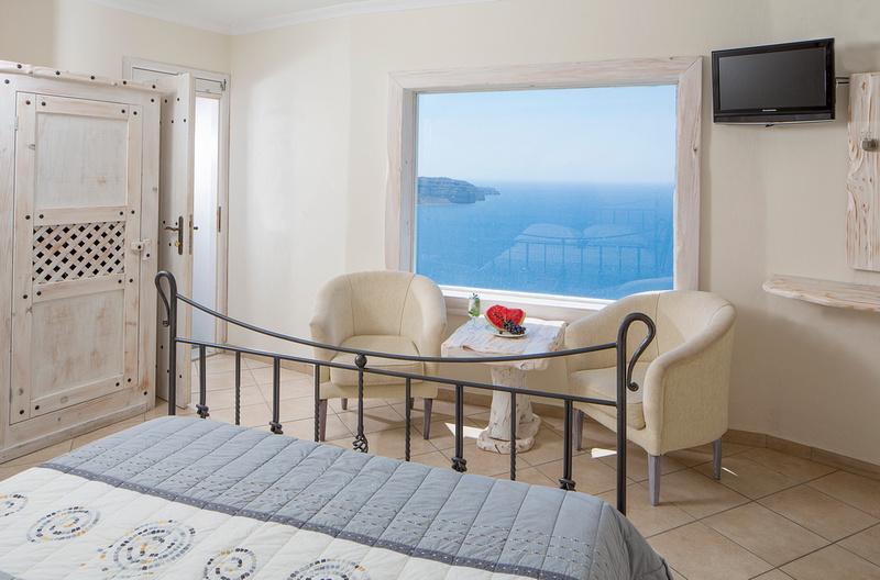 ATHERMI SUITES SANTORINI