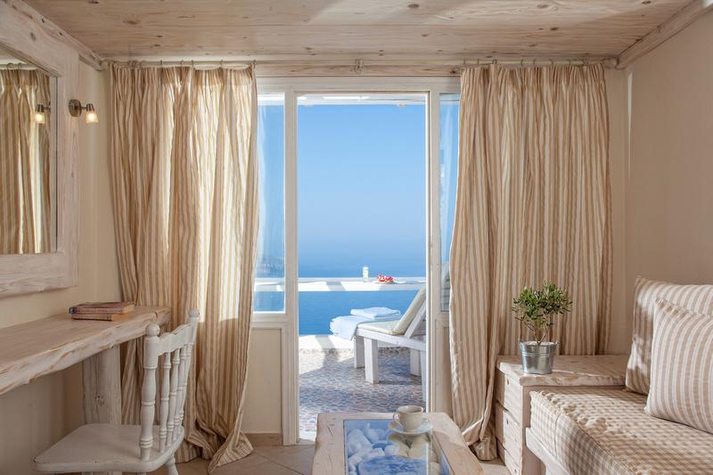 ATHERMI SUITES SANTORINI