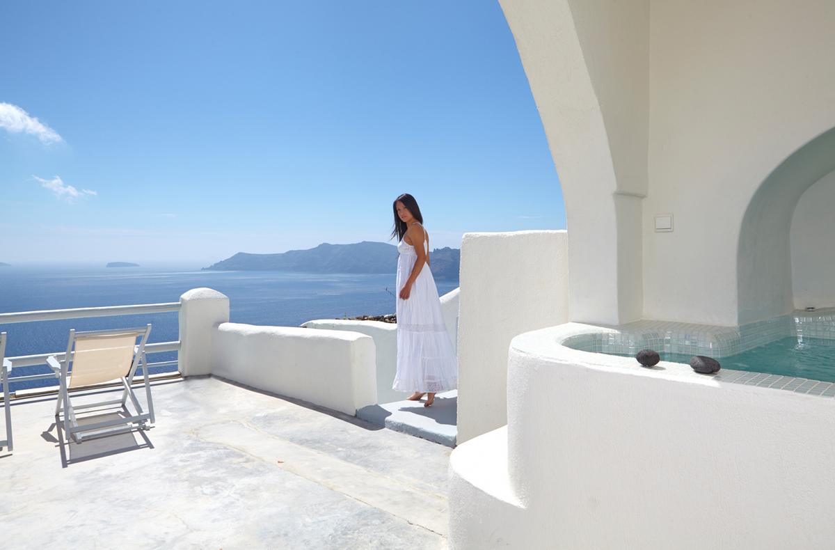 OIA SUITES SANTORINI