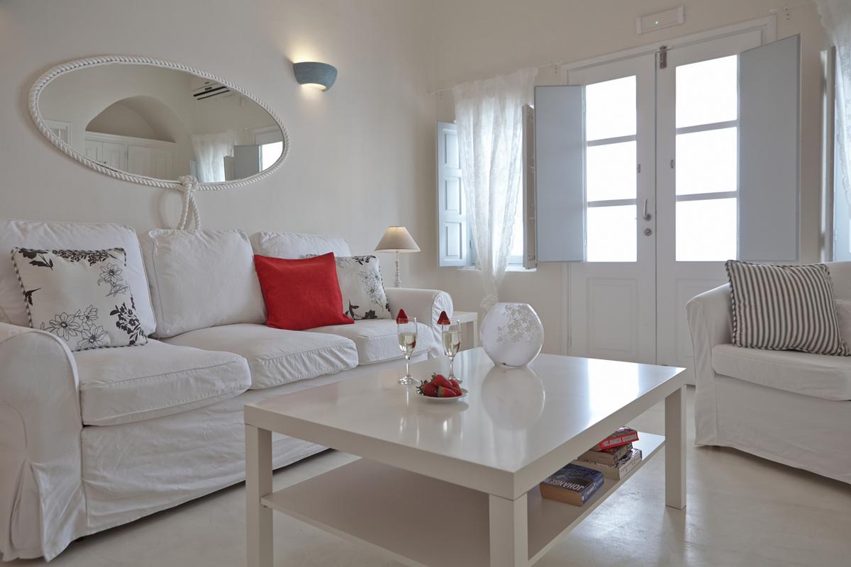 OIA SUITES SANTORINI