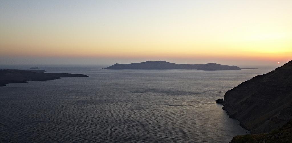 SUN ROCKS HOTEL SANTORINI