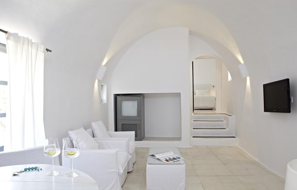 SUN ROCKS HOTEL SANTORINI
