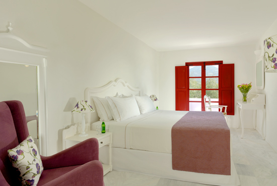 VEDEMA LUXURY COLLECTION RESORT SANTORINI