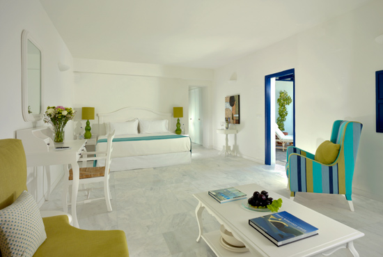 VEDEMA LUXURY COLLECTION RESORT SANTORINI
