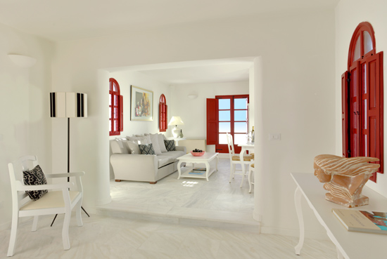 VEDEMA LUXURY COLLECTION RESORT SANTORINI