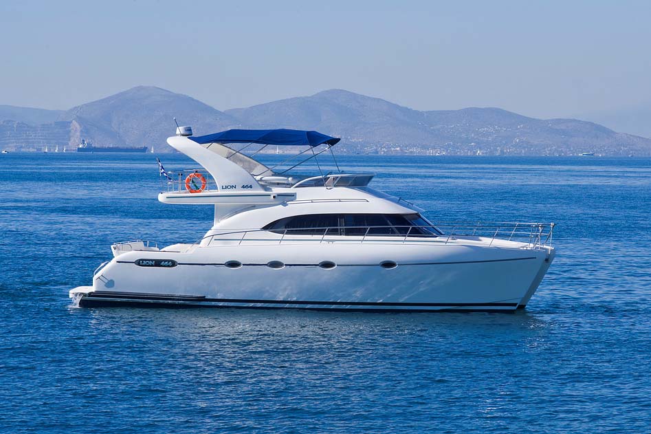 LION 464 — Power catamaran