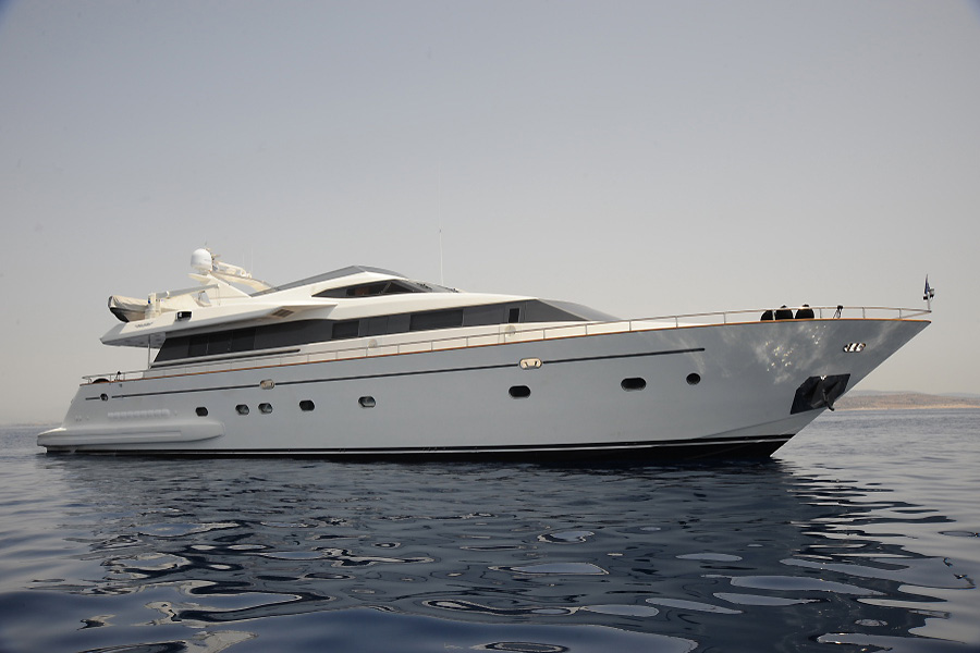 MY Pouaro Falcon 90 — Versilcraft Falcon 90